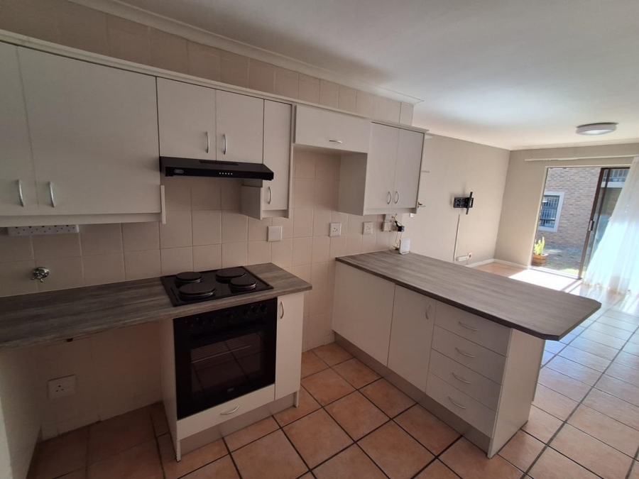 To Let 2 Bedroom Property for Rent in Sonstraal Western Cape